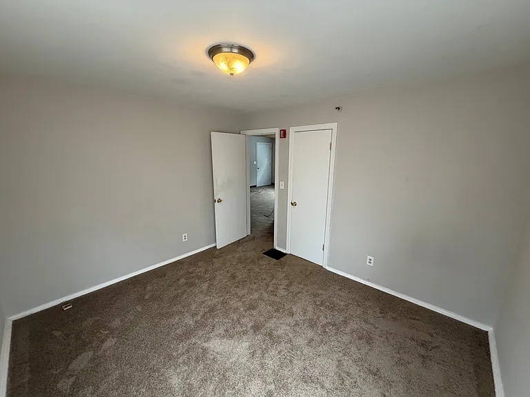 452 Wrexham Ave #B — Photo 9