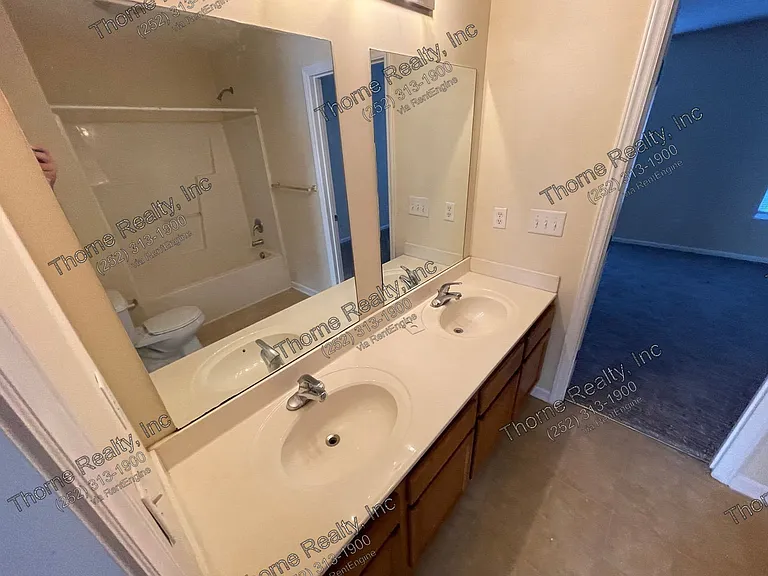 2256 Sherwood Ave — Photo 8