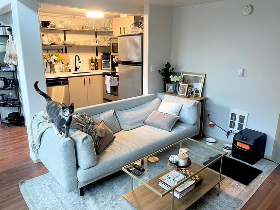5th image of 2818 Grand Ave Unit B102