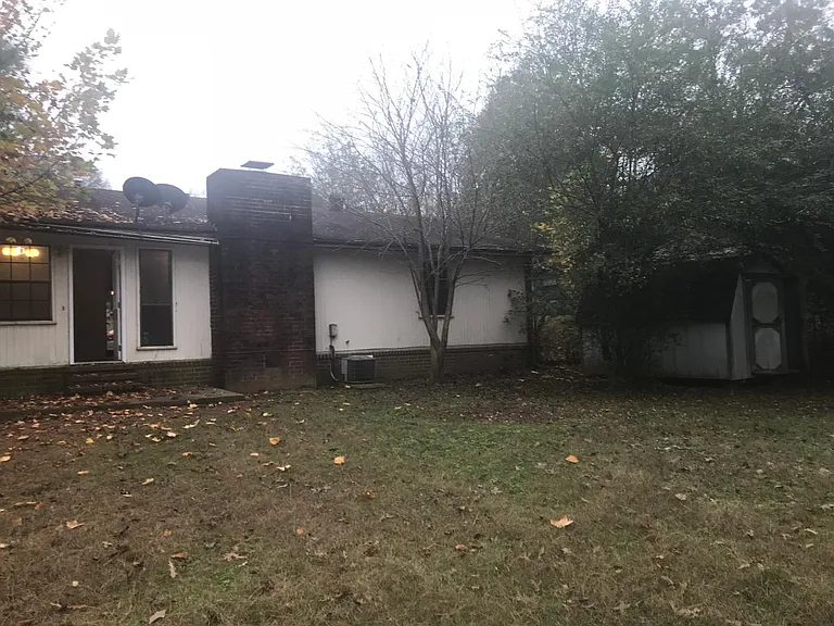 1100 W 17th Ter — Photo 8