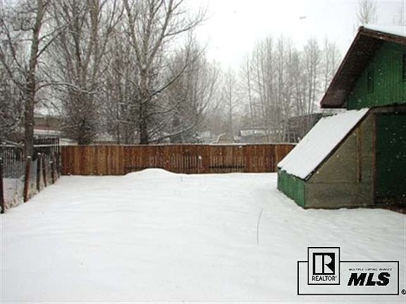 2nd image of 2765 Honeysuckle Ln