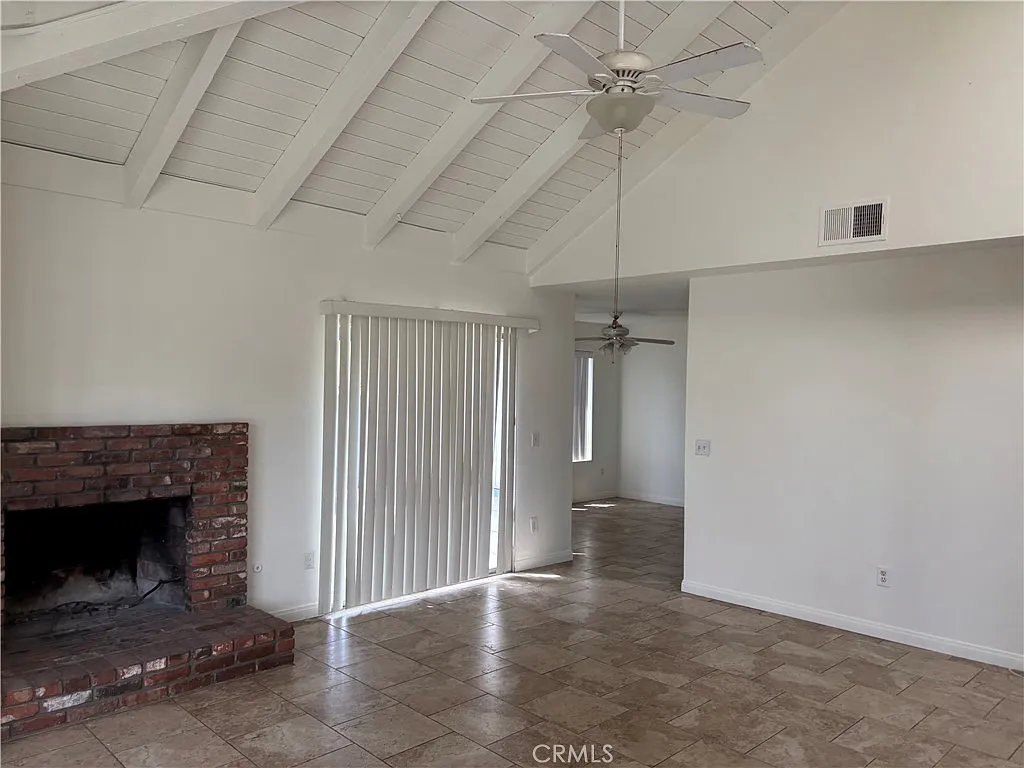 3 bed, 2.5 bath, 1488 sqft, $4,250 — Photo 4