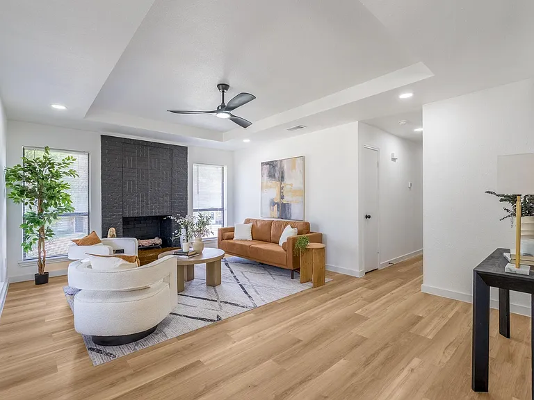 306 Bardfield Ave #306 — Photo 2
