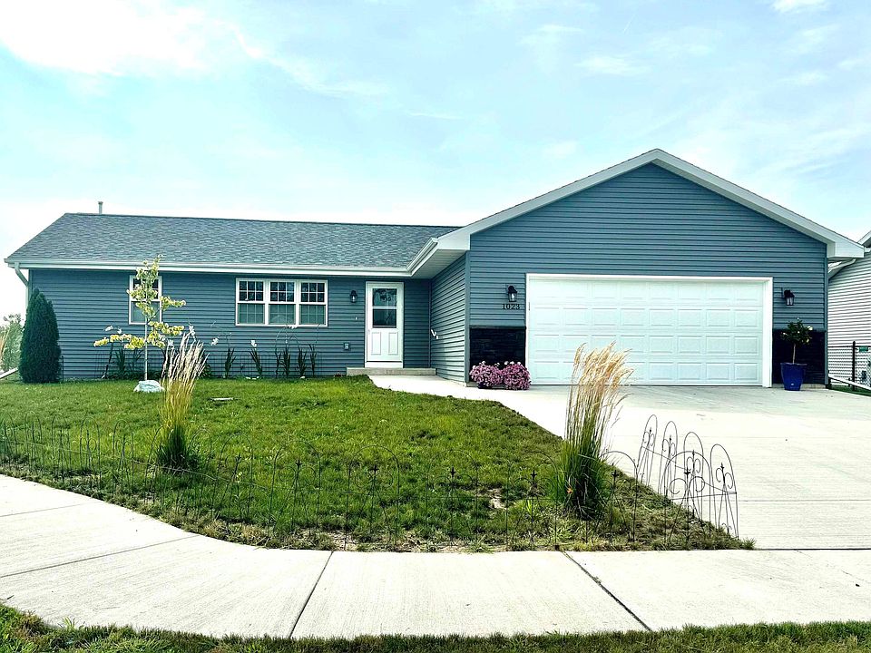 1st image of 1023 Plum Ct