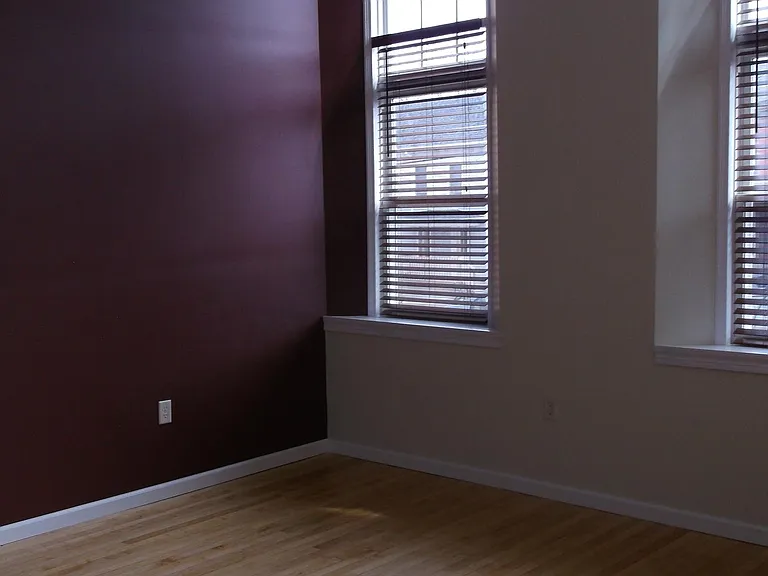 351 Pine St #102 — Photo 11