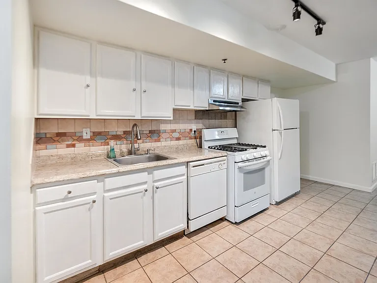 2705 Central Ave #1 — Photo 10