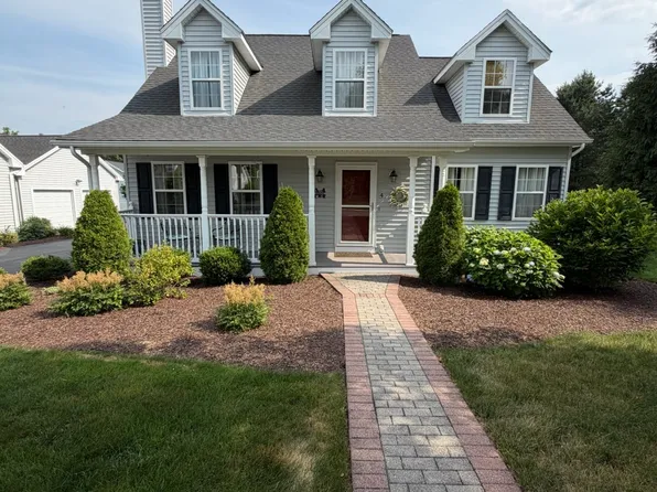 4 Bridle Trail #4, Trumbull, CT 06611