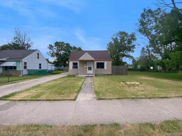25270 Ford St, Roseville, MI 48066