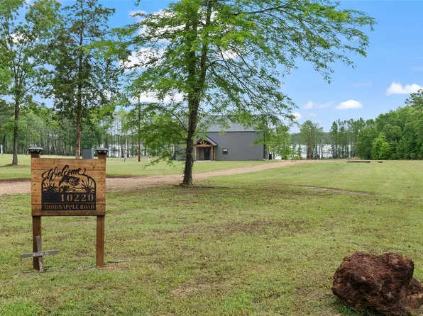 10220 Thornapple Rd, Oil City, LA 71061