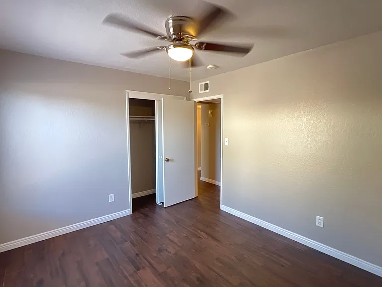6811 Klamath Way — Photo 16