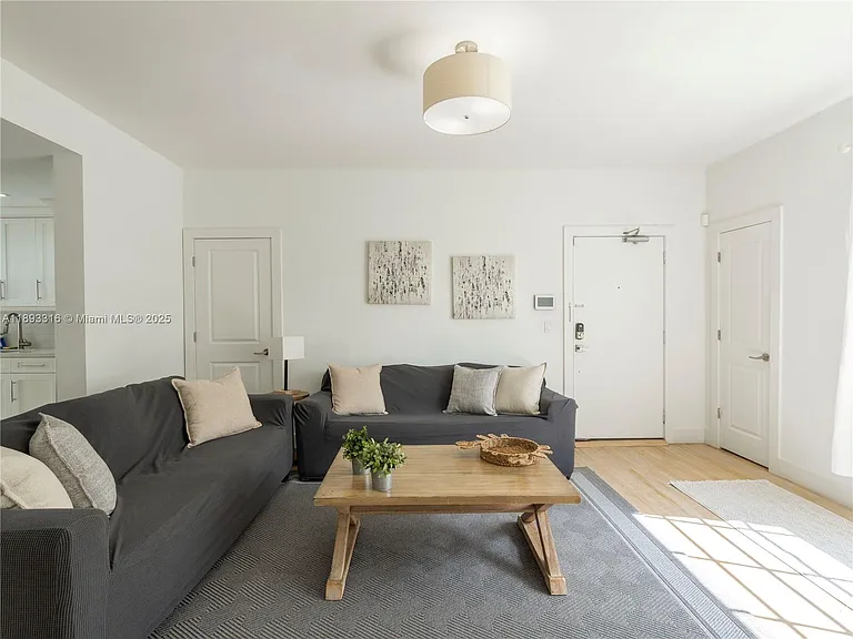 241 28th St #1 — Photo 3