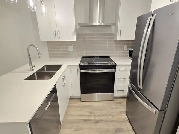 6338 King George Blvd, Surrey, BC