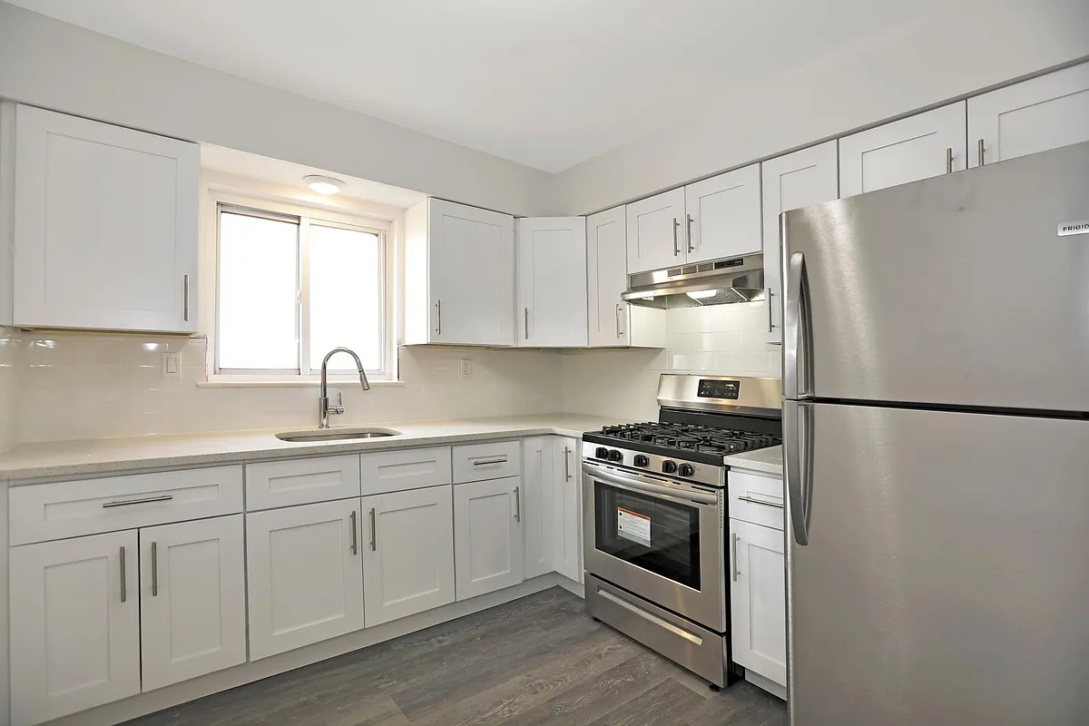 Building Photo - 580 Fairview Ave #6