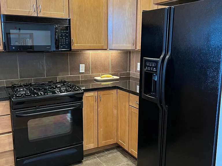 210 S 16th St #919 — Photo 2