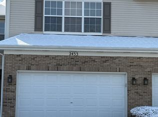 2433 Stoughton Cir, Aurora, IL 60502