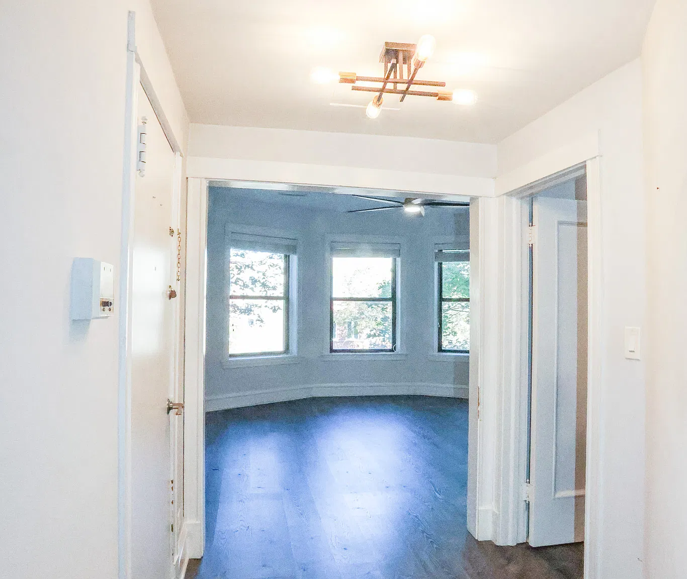 2 bed, 1300 sqft, $3,000 — Photo 2