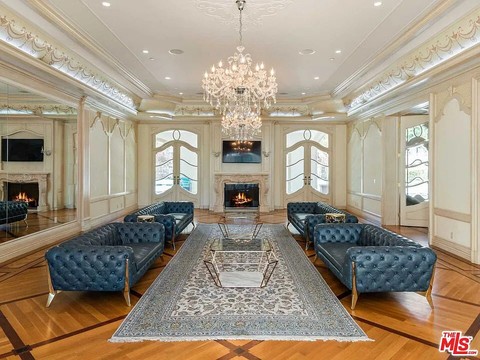 11 bed, 16.0 bath, 24977 sqft, $180,000 — Photo 4