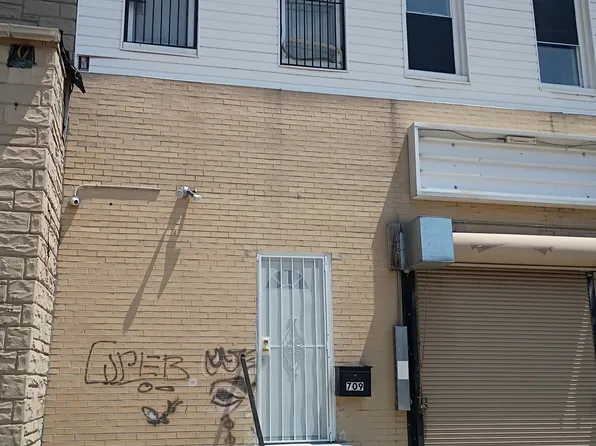 709 Poplar Grove St, Baltimore, MD 21216