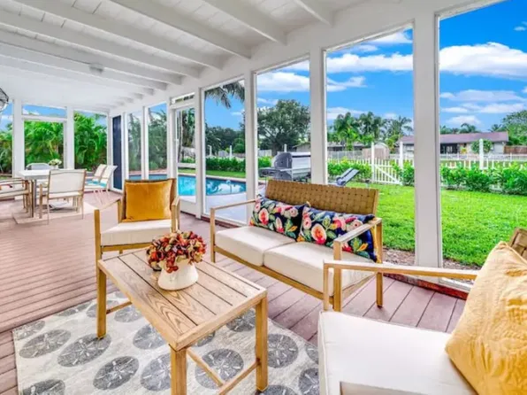 9956 Dogwood Ave, Palm Beach Gardens, FL 33410