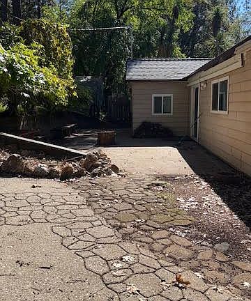 5th image of 18300 Burgen Dr