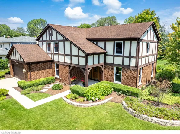 1413 Tomlin Dr, Burr Ridge, IL 60527