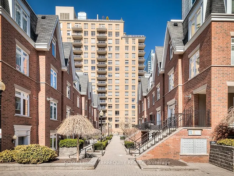 106 Redpath Ave #18 — Photo 24