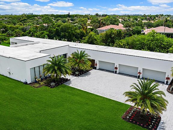 3rd image of 9741 SE Gomez Avenue