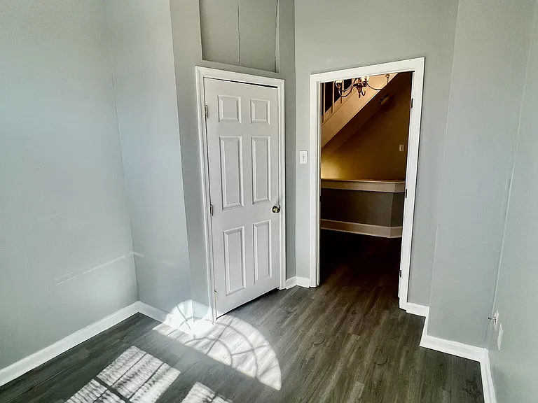 2436 E Fayette St #- — Photo 31