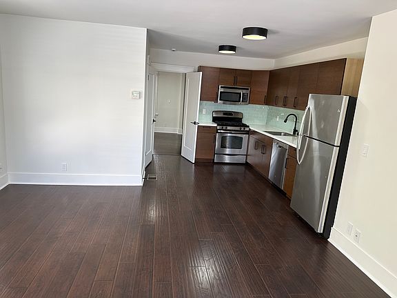 2nd image of 1206 N Orange Grove Ave APT B