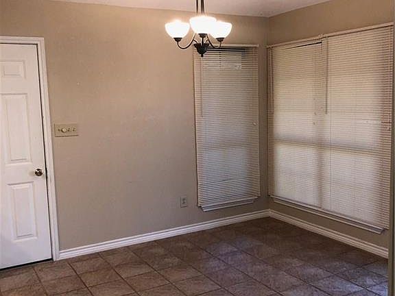 3rd image of 3503 Hilltop Ln