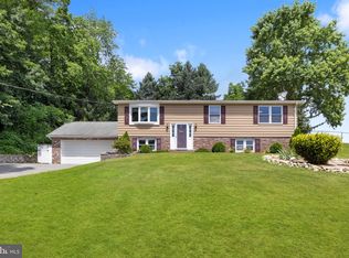 885 Bairs Rd, York, PA 17408