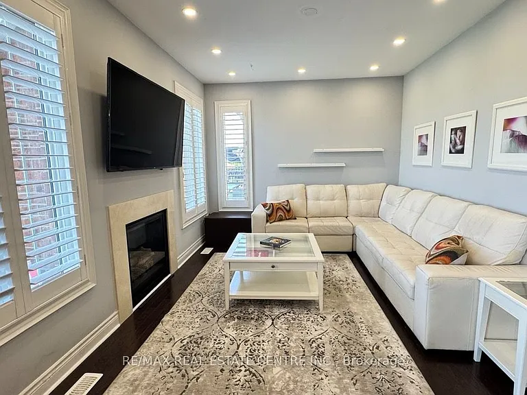13 Alister Dr #MAIN UPPER — Photo 17