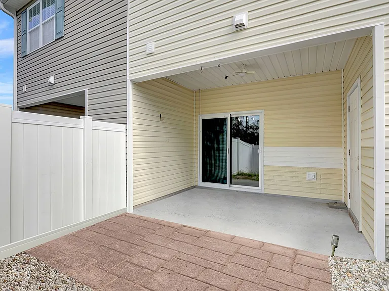 502 Oyster Rock Ln — Photo 25
