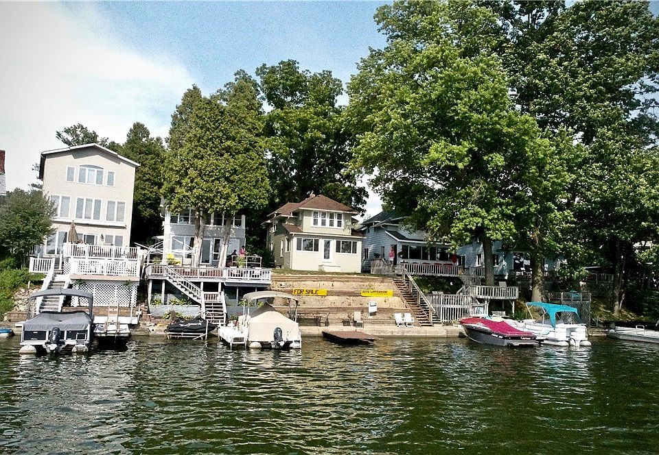 1st image of 3272 Waterside Dr