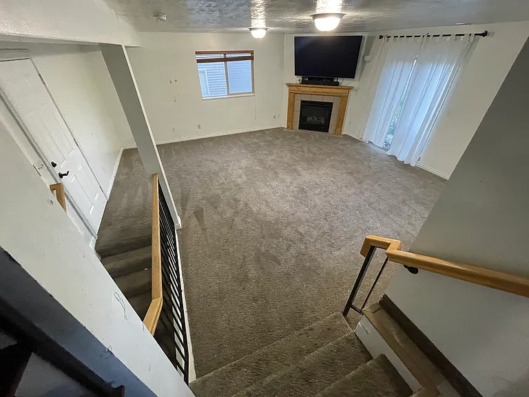 4028 E Clark Cir — Photo 12