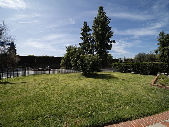 3rd image of 14803 Valleyheart Dr