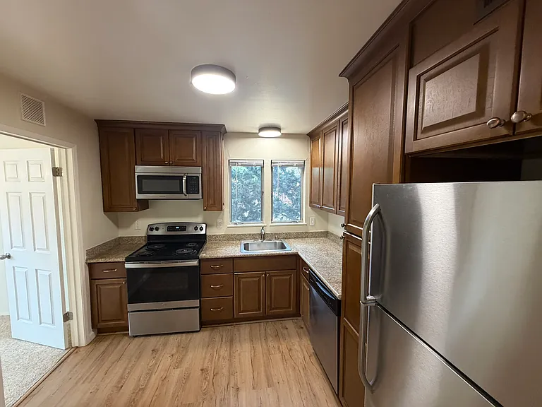 2060 Camel Ln #4 — Photo 12