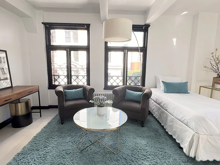 Hayward Manor Apartments — Photo 10