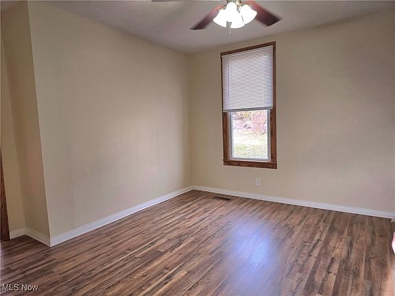 5th image of 478 Warwick Ave