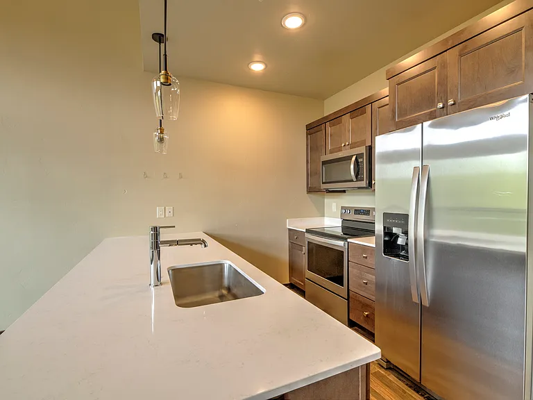 320 Fox Springs Cir #303 — Photo 3