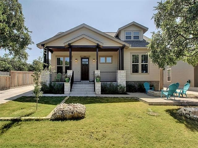 Top quality craftsman style home in Apache Shores.