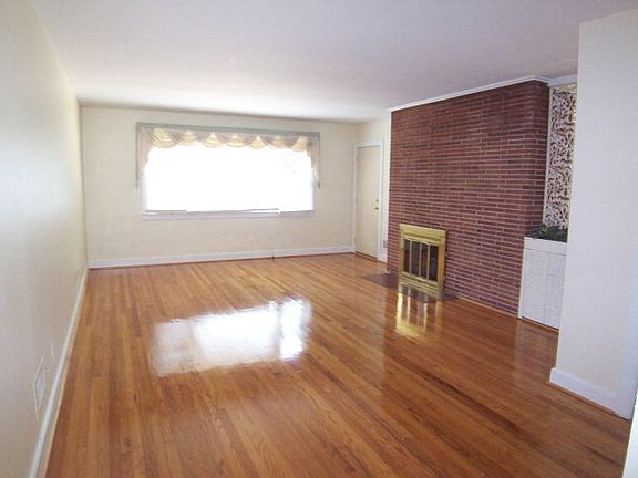 4th image of 324 Whisnant St
