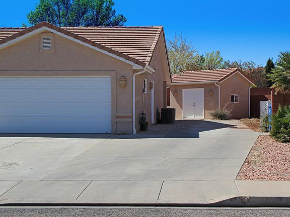 2nd image of 1955 N Sagebrush Dr