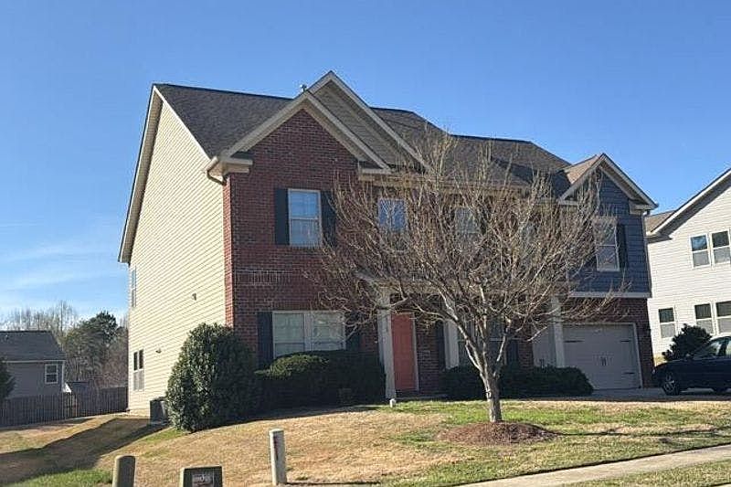2nd image of 1012 Scotch Pine Way