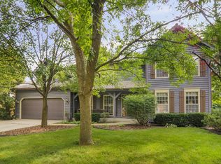 7 Danada Dr, Wheaton, IL 60189