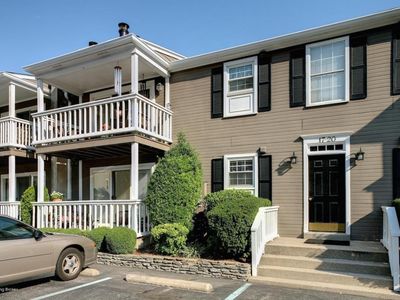 410 Mockingbird Valley Rd #8-1, Louisville, KY, 40207
