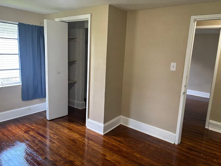 1102 Crawford St — Photo 24