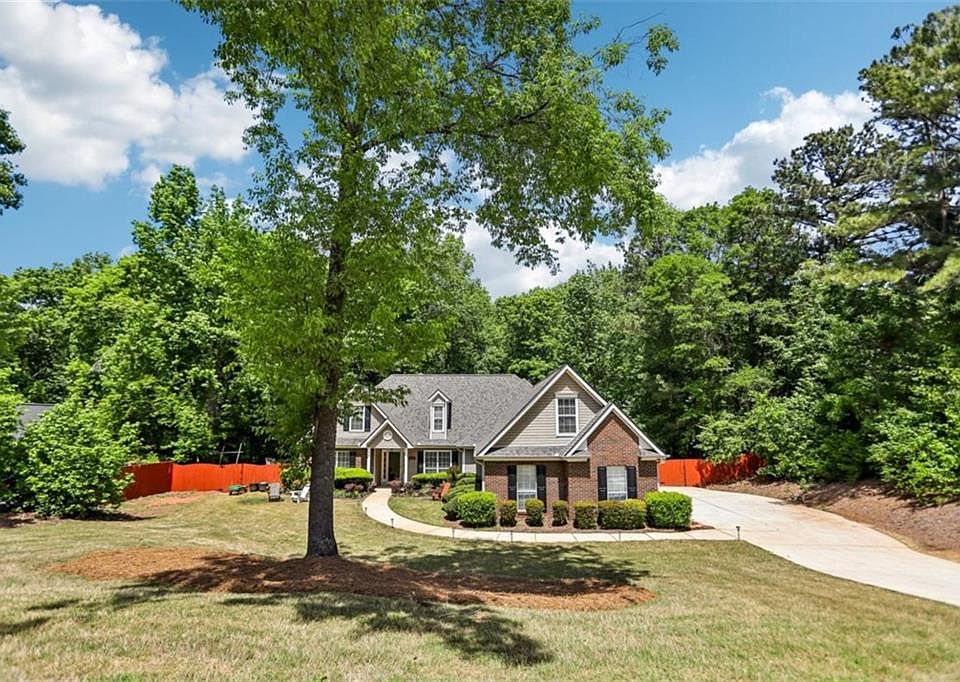 1st image of 105 Stratford Cir