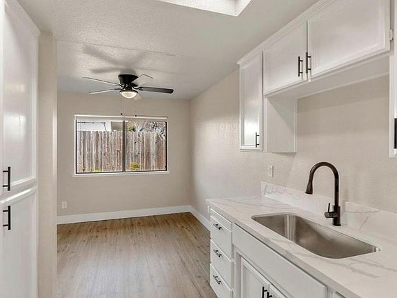 4th image of 6049 Thornwood Dr