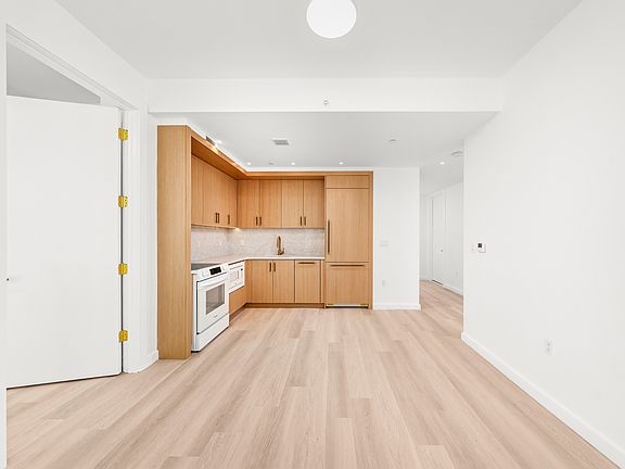 4th image of 540 Atlantic Ave #814